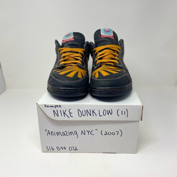 2006 Nike Dunk Low “Animazing NYC” *SAMPLE* - Picture 1 of 10